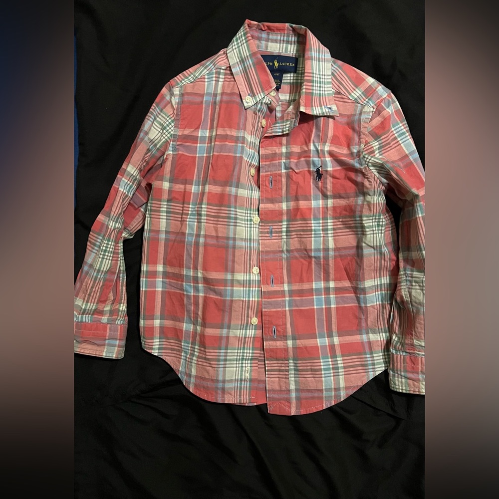 Lightly worn boys Ralph Lauren button down shirt!
